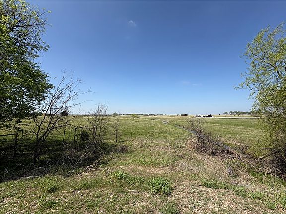 2nd image of 717 Smith Rd