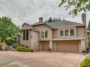 19711 Suncrest Dr, West Linn, OR 97068