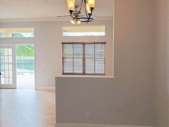 4th image of 777 Tanglewood Cir