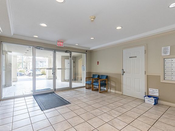 3rd image of 33675 Marshall Rd #102