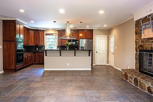 1739 Remington Rd Photo 1