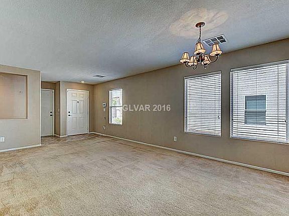 3rd image of 11632 Stivali St