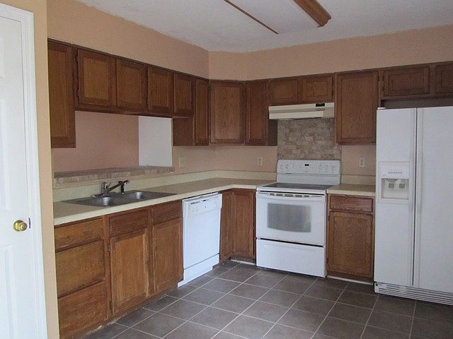 2nd image of 7826 Balineen Ct