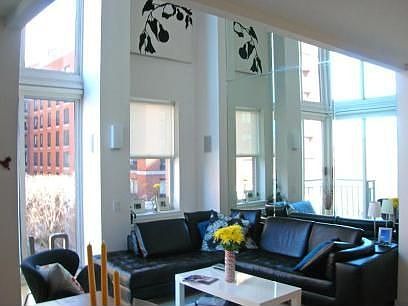 Living. 17ft Ceilings