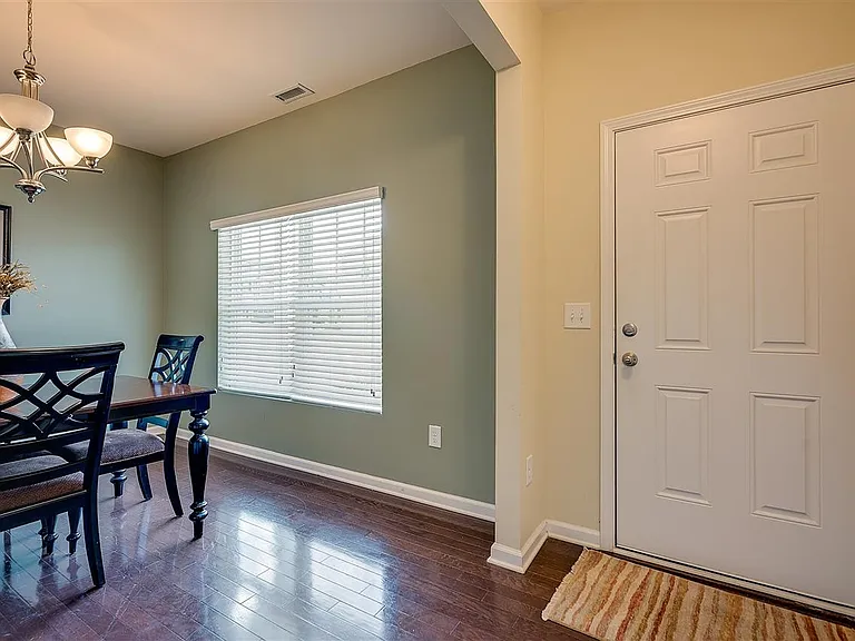 1304 Cozart St #317 — Photo 6
