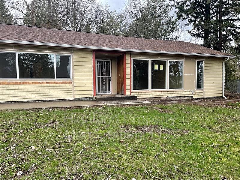 1st image of 1255 NE Cove Way