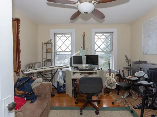 9 Glenley Ter #3A, Brighton, MA 02135