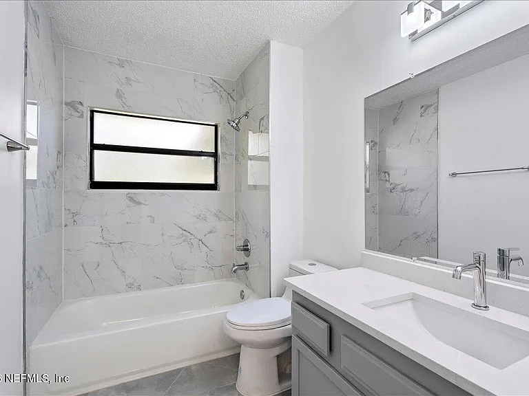 4470 Carriage Crossing Dr — Photo 14
