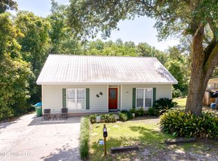 608 Azalea Dr, Ocean Springs, MS 39564