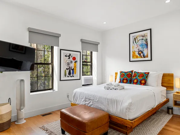 456 Bainbridge Street image 32 of 40