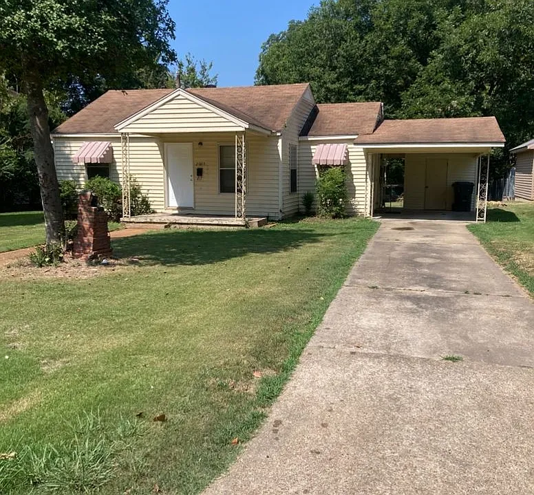 2003 Hampton Dr