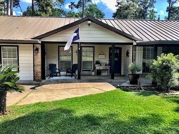 3rd image of 40707 Lacey Wood Ct