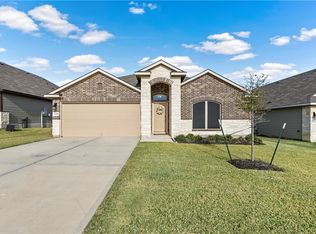 2040 Chief St, Bryan, TX 77807