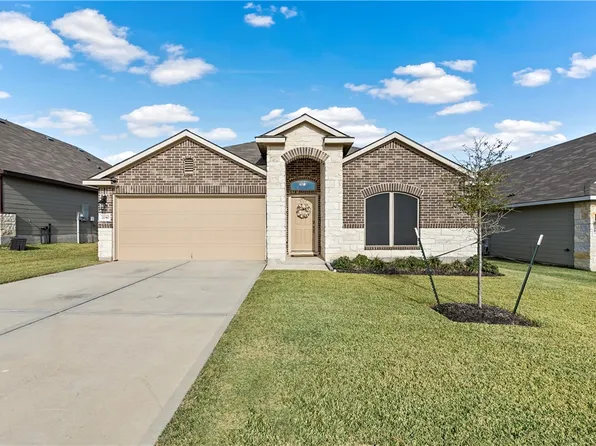 2040 Chief St, Bryan, TX 77807