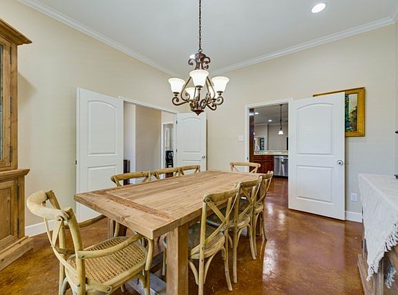 5th image of 811 Trinidad Pl