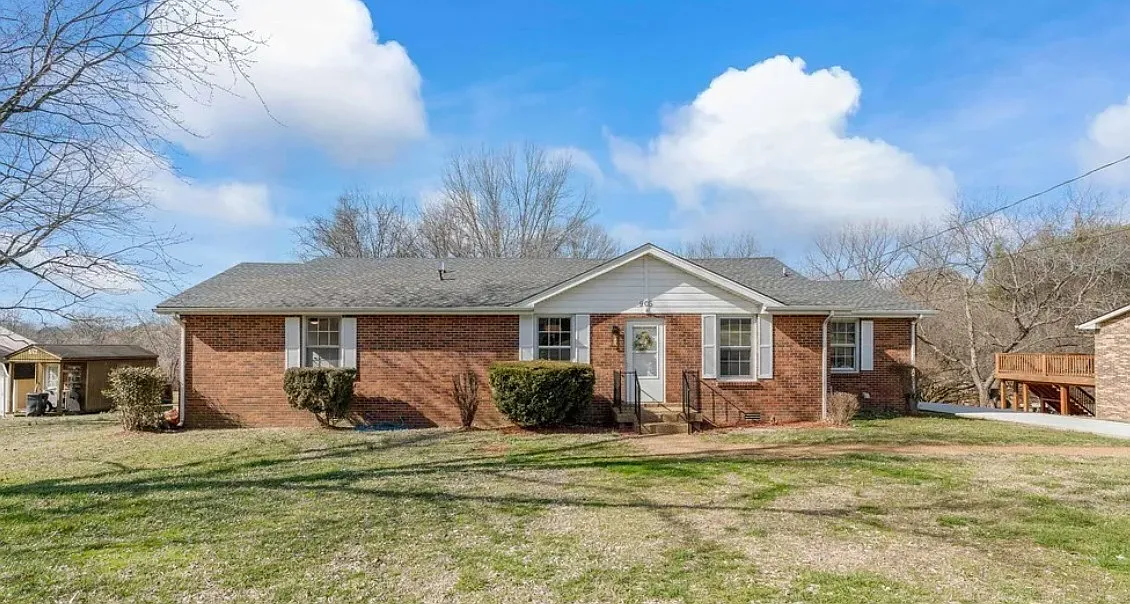 6 bed, 1431 sqft, $670 — Photo 1