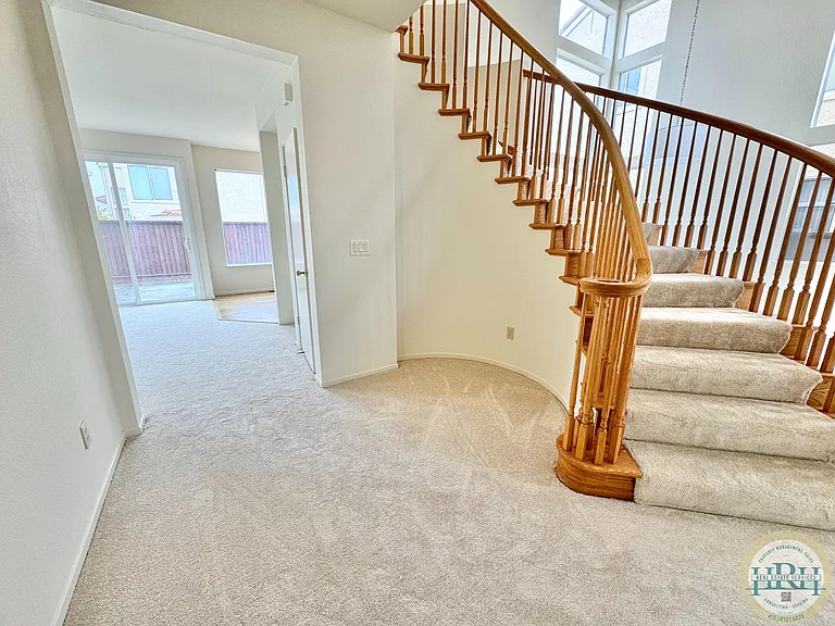 318 Cerro Dr — Photo 10