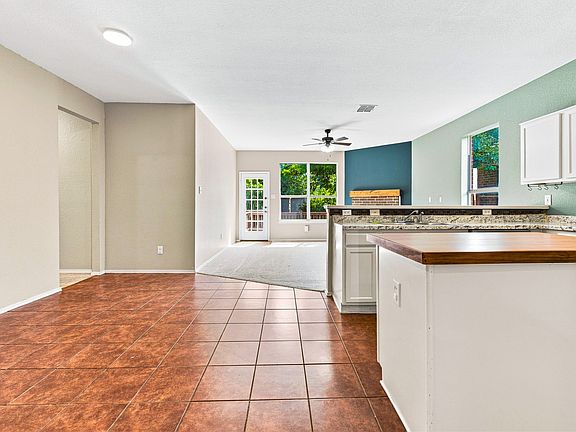 5th image of 2833 Wakecrest Dr