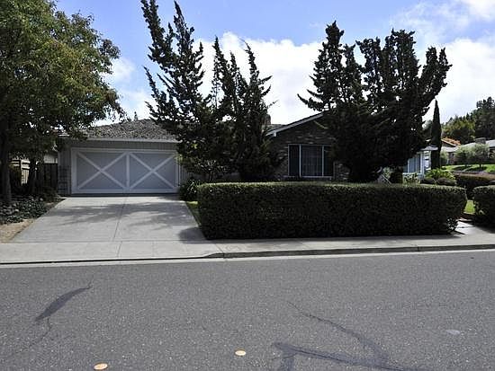 1st image of 2600 Martinez Dr