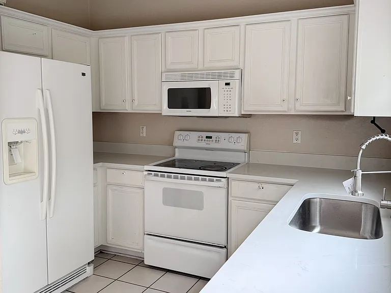 16 Pembroke Ct — Photo 9