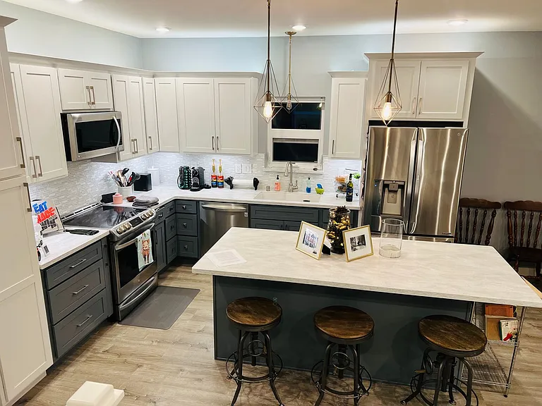 2520 Sunset Dr #6 — Photo 2