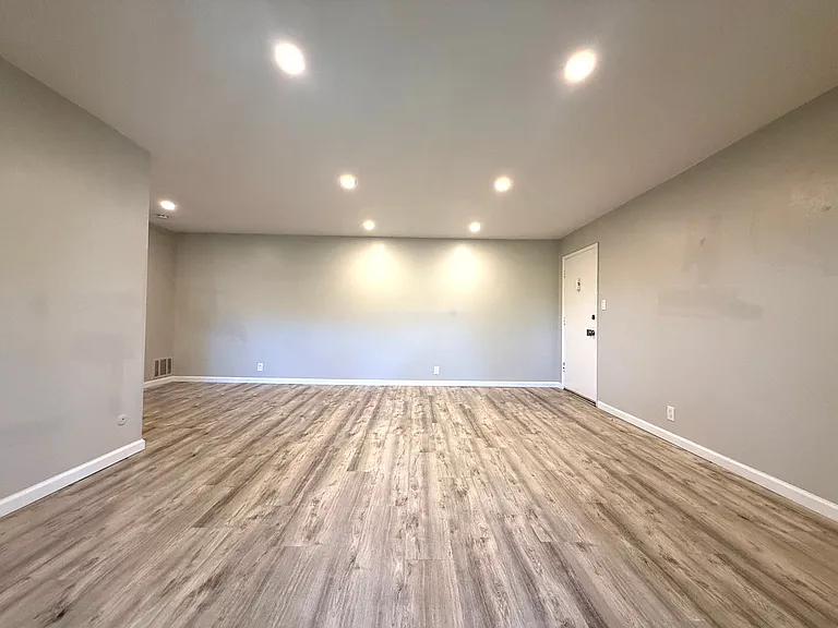 2660 Flores St — Photo 7