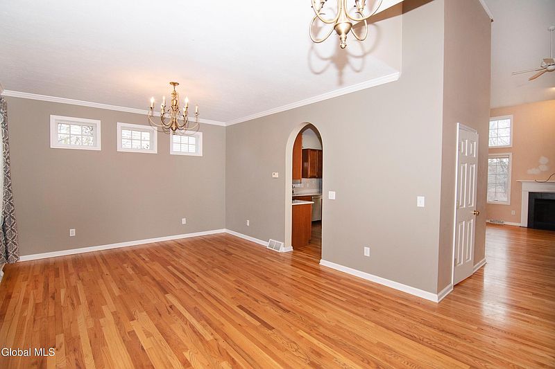 4th image of 8 Candlewood Drive