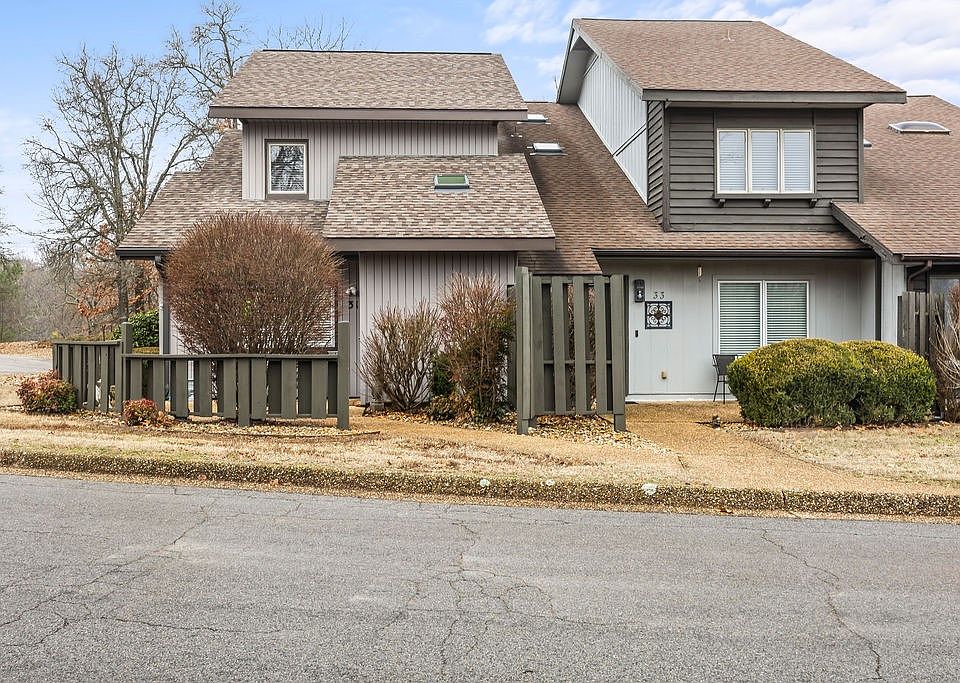 1st image of 31 Fairway Dr