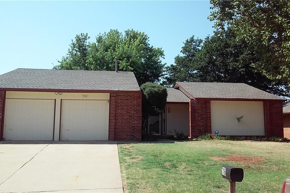 1st image of 716 Woodlawn Dr