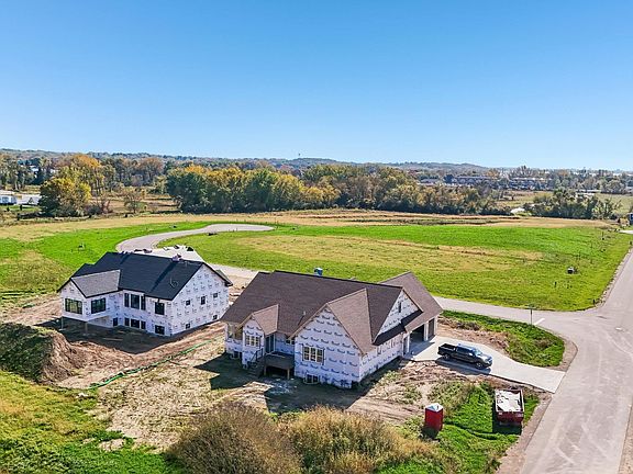 2nd image of 15 Bald Eagle Cir