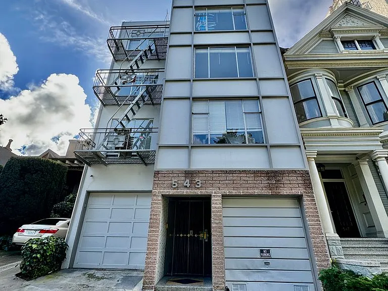 543 Buena Vista Ave West — Photo 16