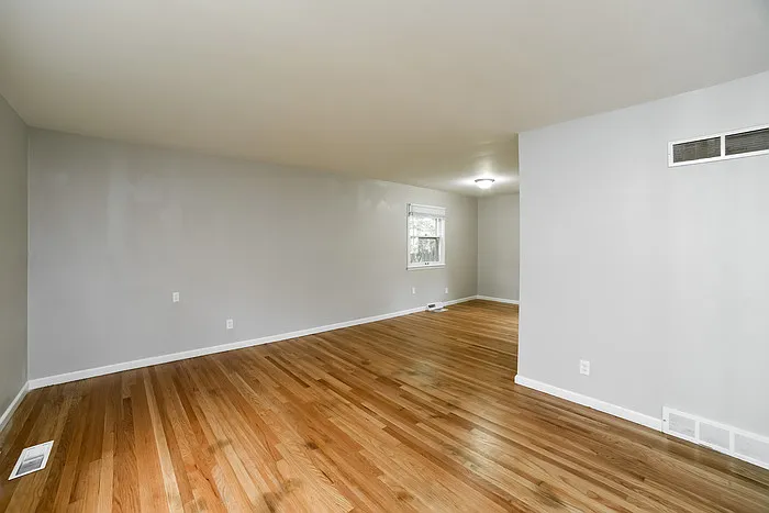 4511 S Willis Ave — Photo 3