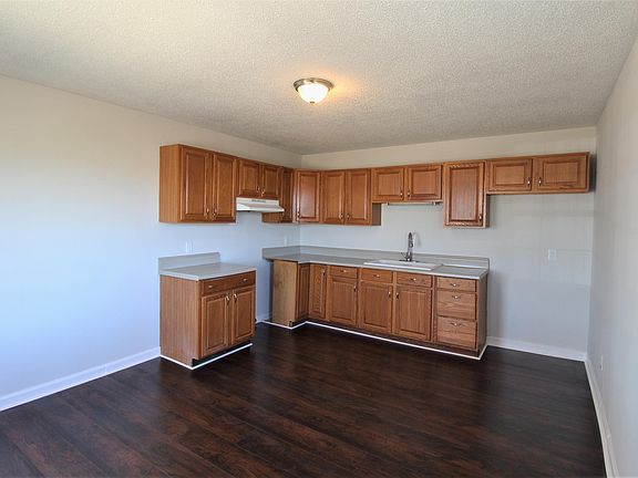 5th image of 18 McGinnis Ln