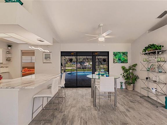 5th image of 217 Fountain St