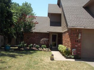 18 Coventry Ct, Edmond, OK 73012