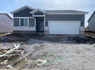 20917 W 190th Pl, Spring Hill, KS 66083