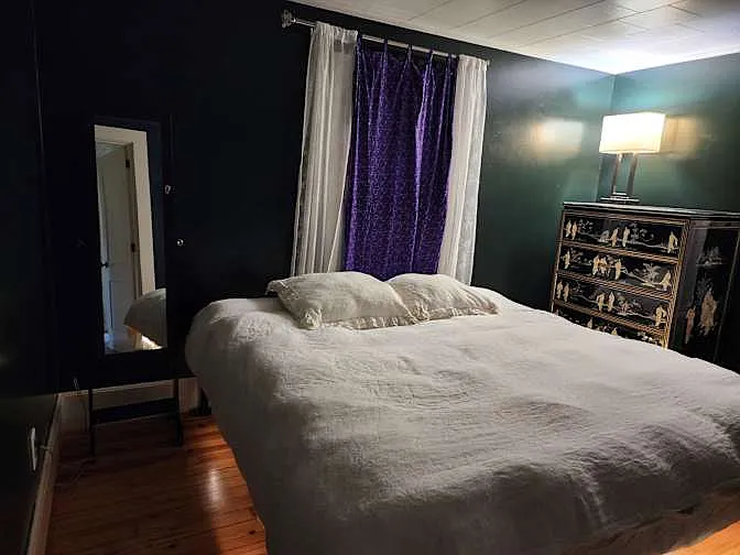 4 bed, 1.5 bath, 2000 sqft, $850 — Photo 2