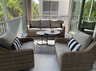 196 Indies Dr #12-202, Naples, FL 34114