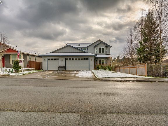 2nd image of 5215 NE 68th St