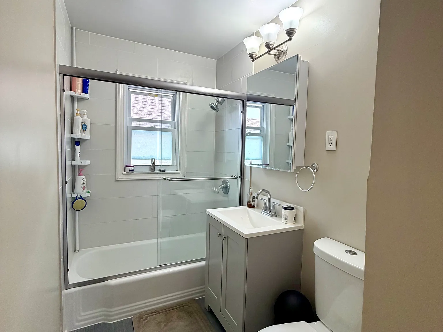 3 bed, 1600 sqft, $2,950 — Photo 4