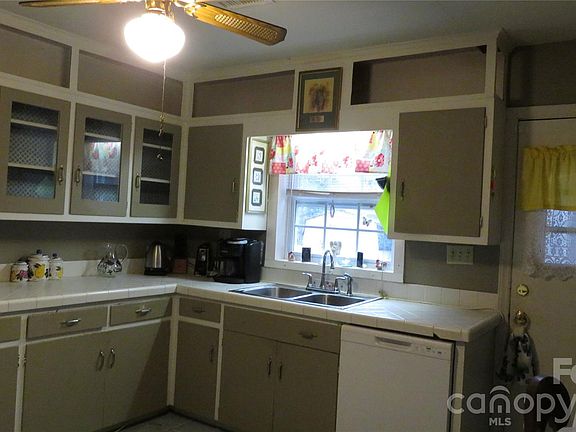 4th image of 3622 Union Rd