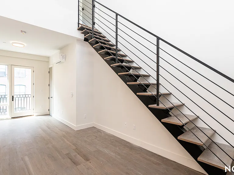 483 Driggs Ave #1A — Photo 7