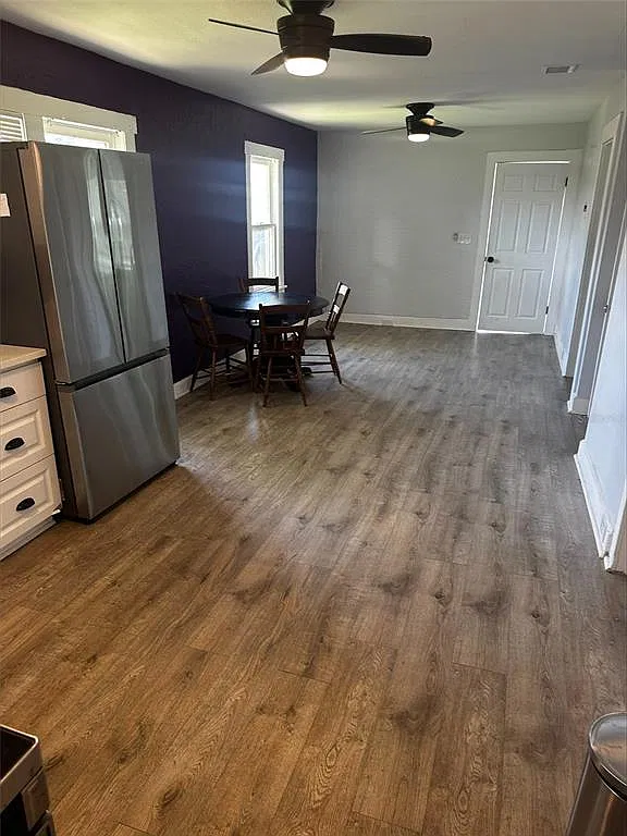 3 bed, 1.0 bath, 868 sqft, $1,900 — Photo 4