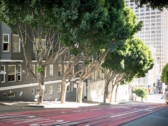 4th image of 634 Powell St APT 37