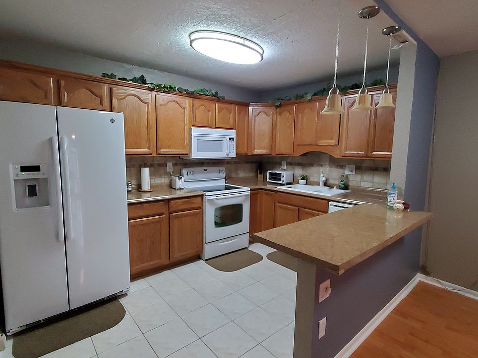 1st image of 4133 NW 88th Ave APT 102