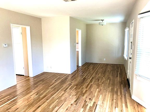 3rd image of 2519 N Buena Vista St