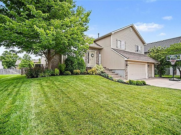 2nd image of 8905 N Essex Dr