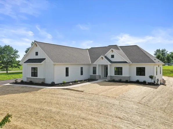 N1517 Woodstone LANE, Lake Geneva, WI 53147