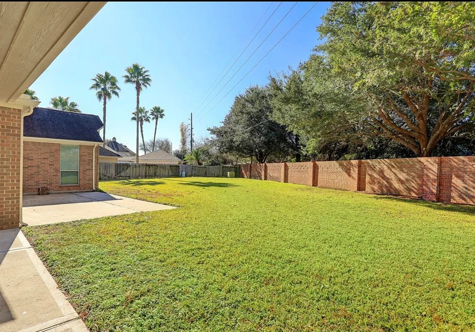 6 bed, 4012 sqft, $3,750 — Photo 2