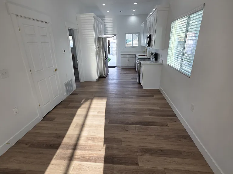 2736 Grant Ave — Photo 3